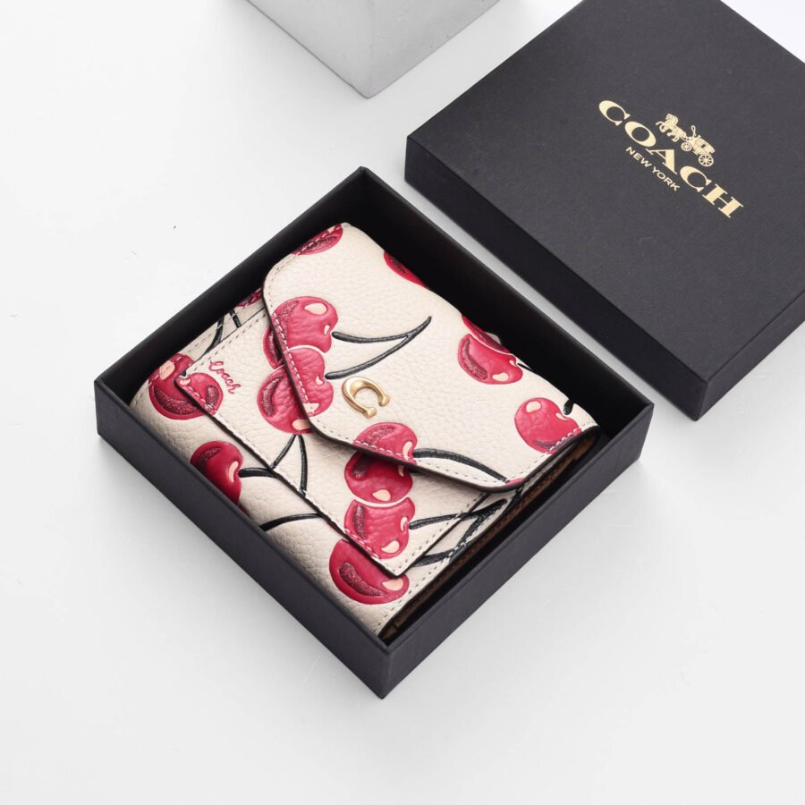 COACH WYN SMALL WALLET - CHERRY